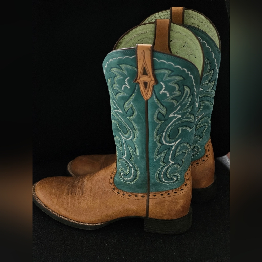 ARIAT Women's Turquoise and Tan Western Boots Size 9 Worn Once
